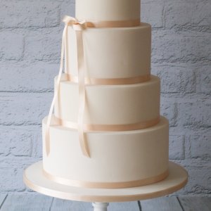 4 tier wedding cake